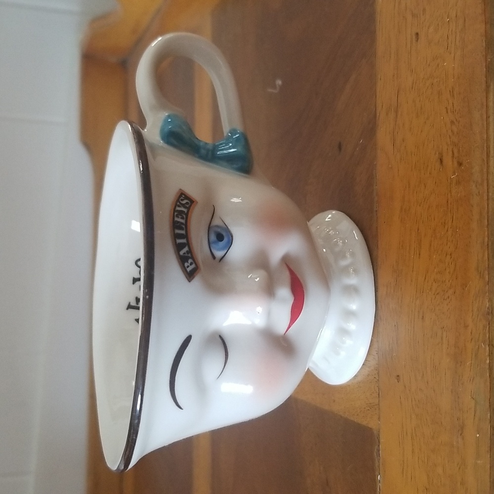 Bailey's Irish Cream Ms. Yum Winking Lady Pedestal Coffee Mug